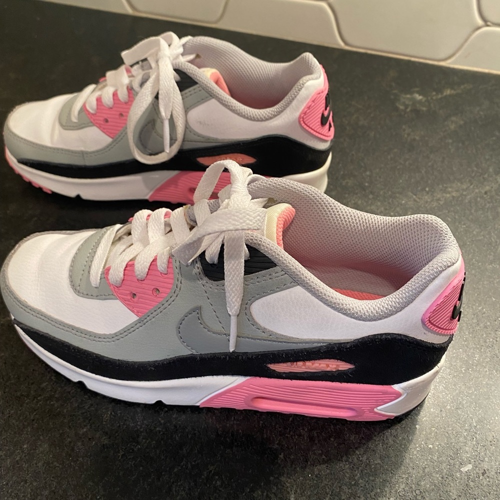 Nike Air Max 90 Girls size 4.5/ Women’s size 6